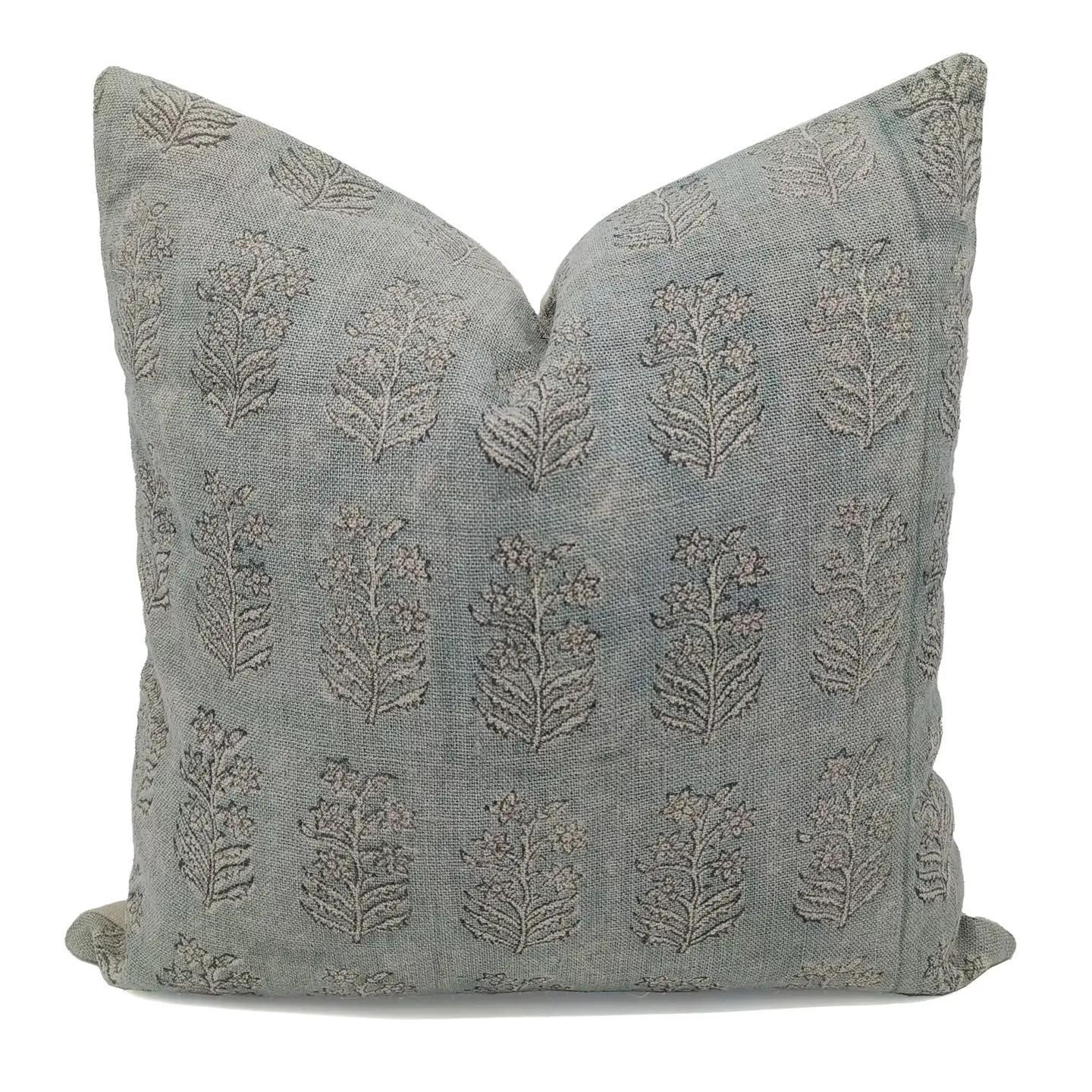 Eloise Pillow - 20"