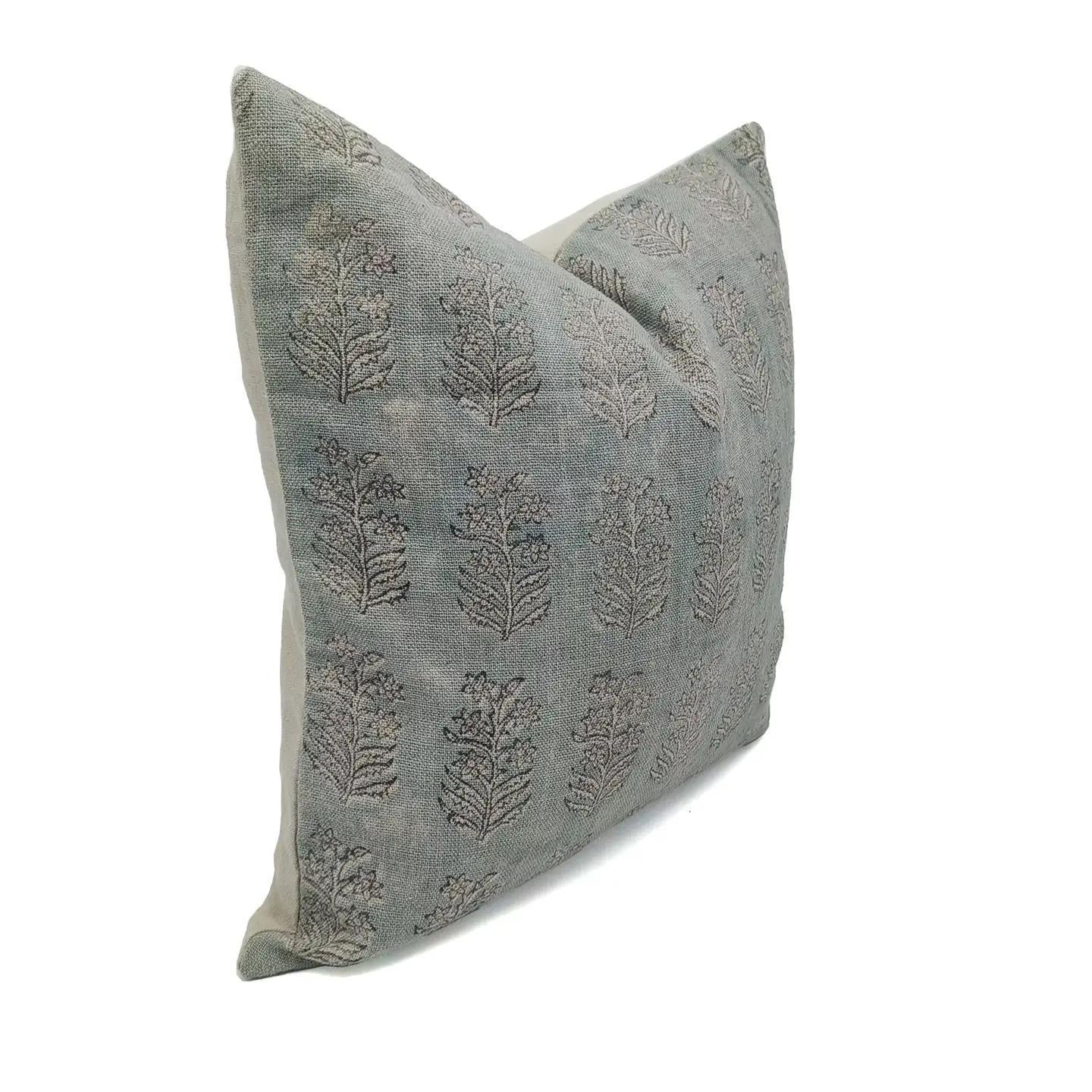 Eloise Pillow - 20"