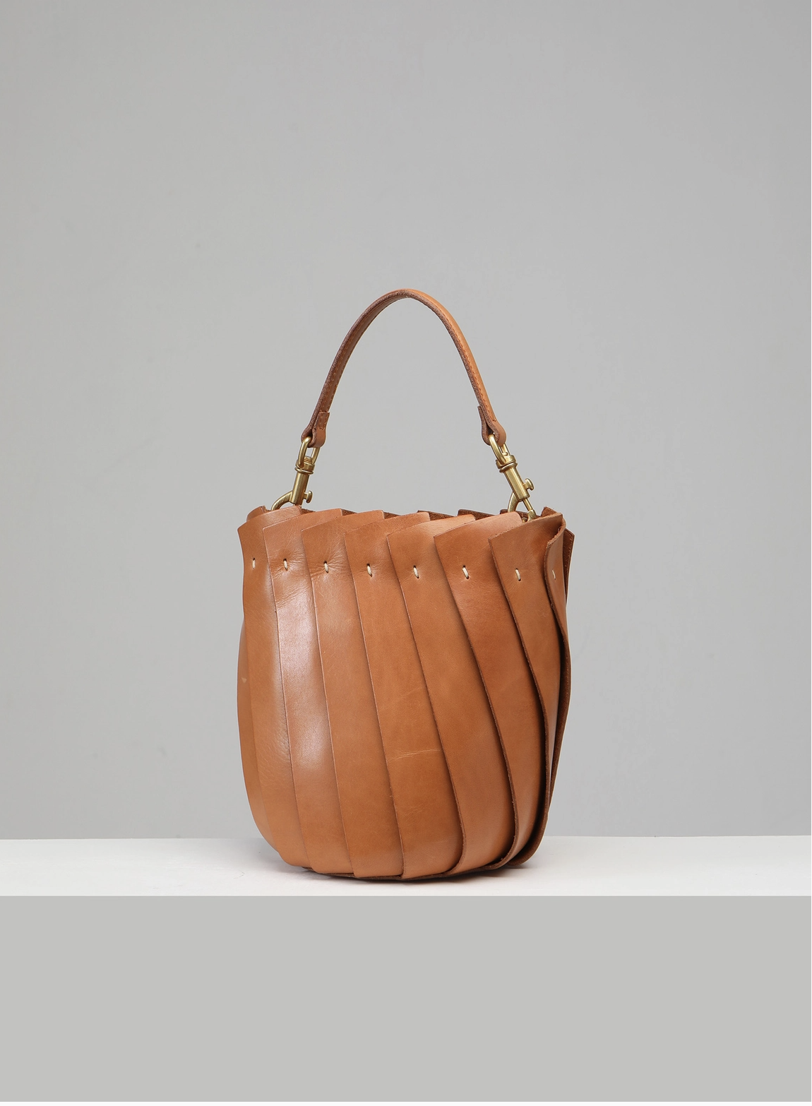 Bloom Bucket Tote - Tan