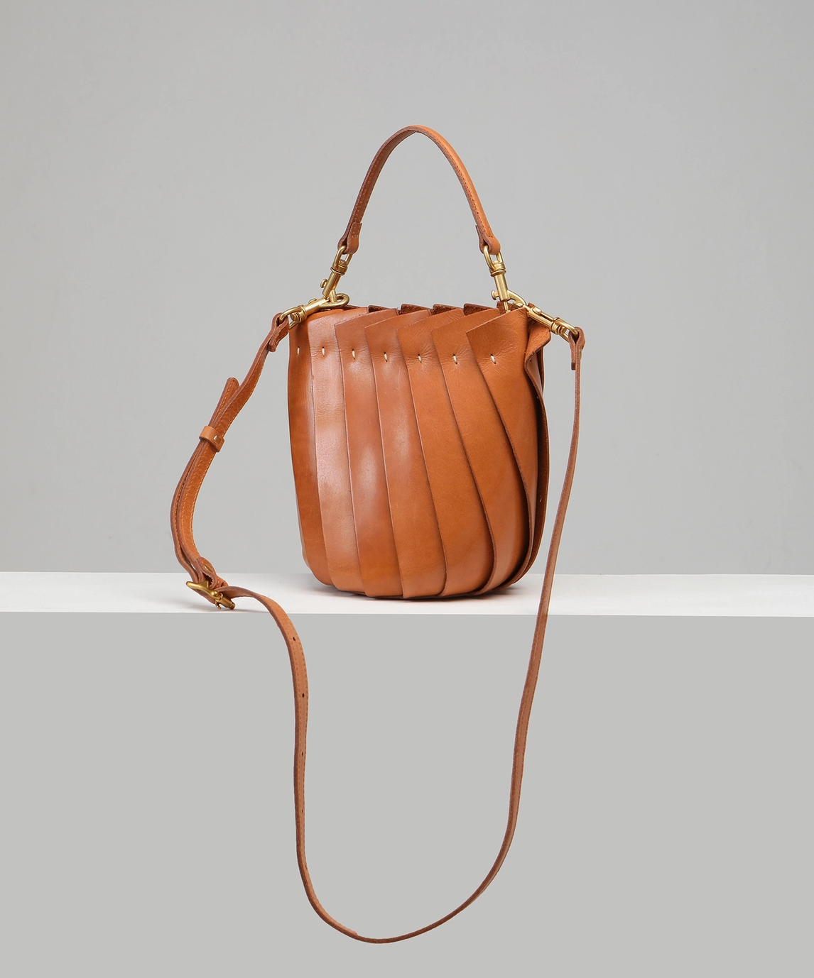 Bloom Bucket Tote - Tan