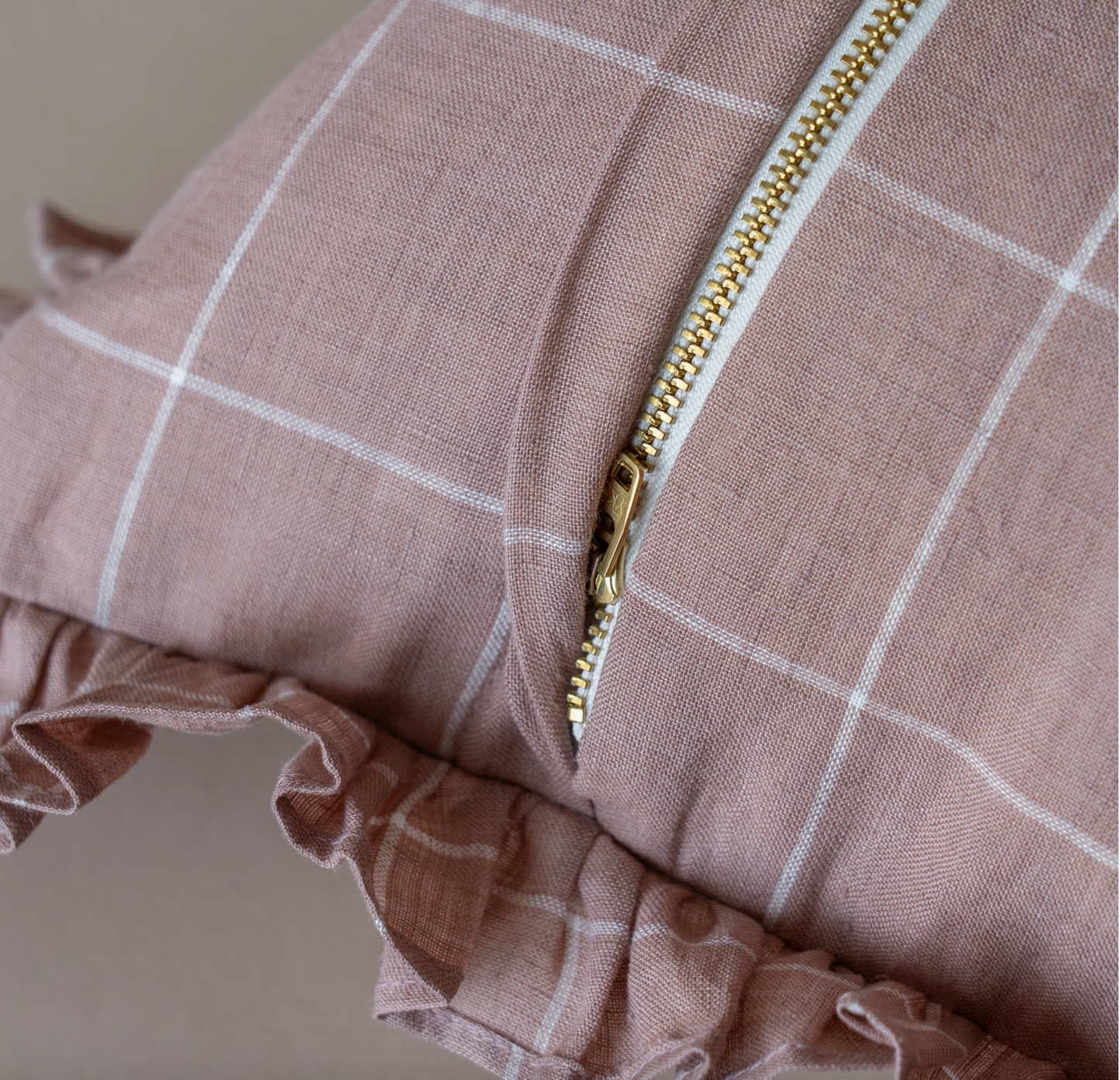 Lila Ruffle Linen Pillow-14x20