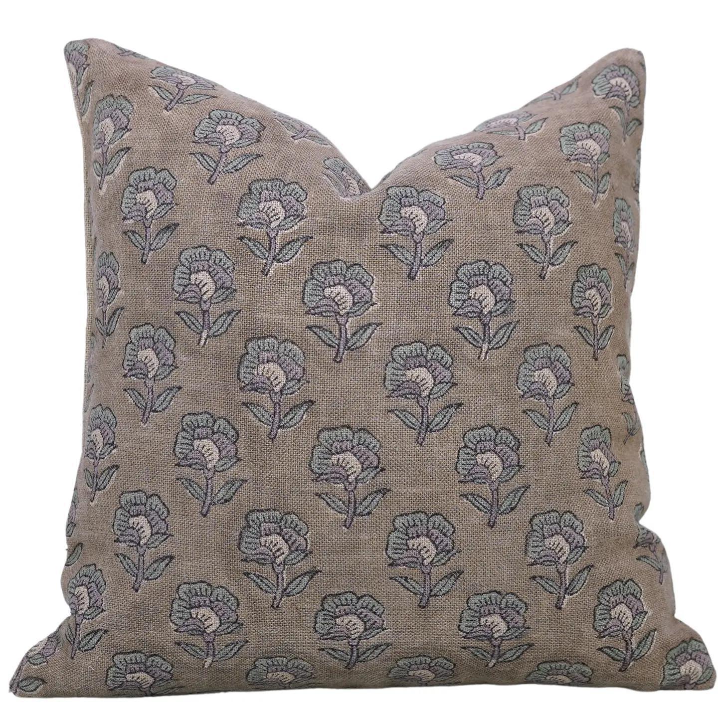 Ashleaf Pillow - 20"