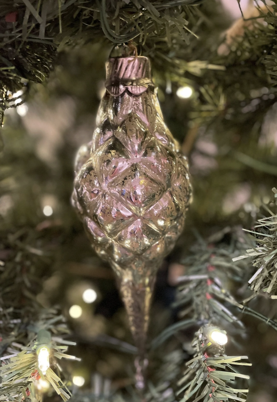 Marquis Elizabeth Ornament
