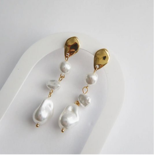 Luna Pearl Earrings