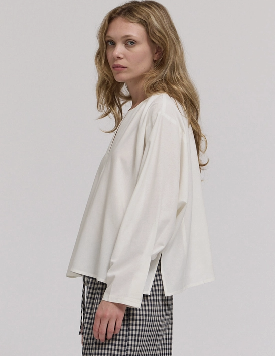 Ryan Linen V-Neck