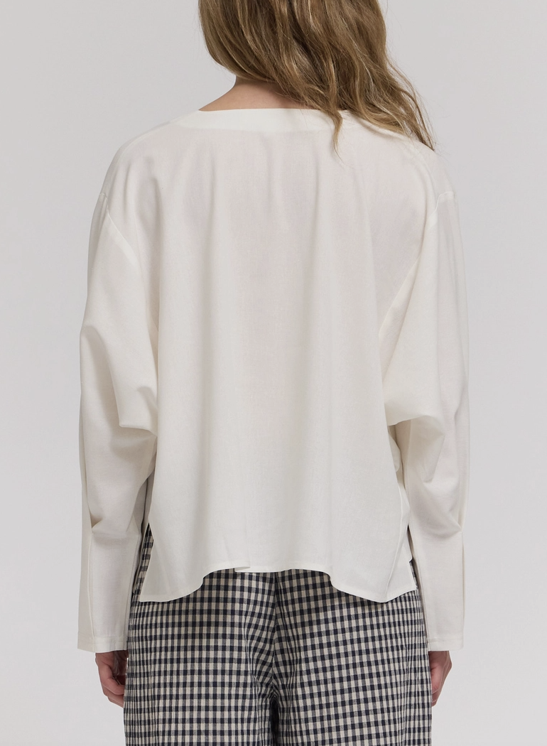 Ryan Linen V-Neck
