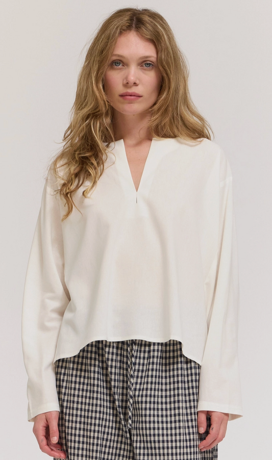 Ryan Linen V-Neck