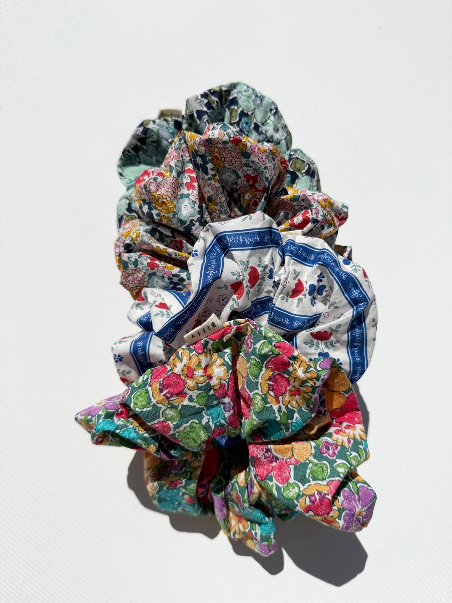 GARDEN FLORAL SCRUNCHIES