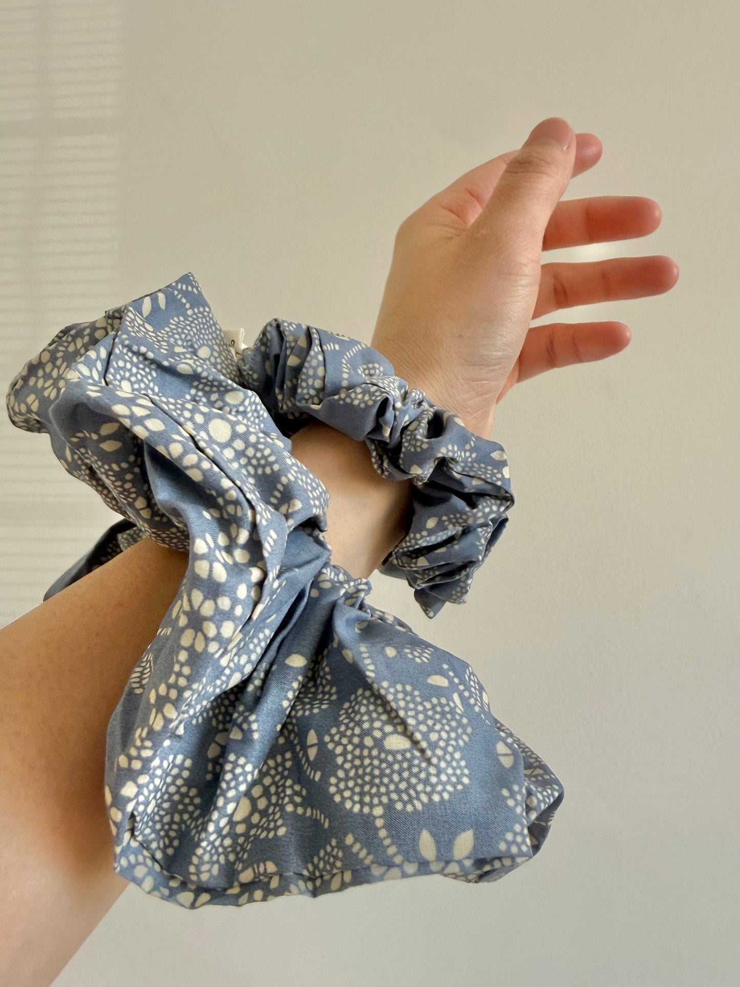 COTSWOLD FLORAL SCRUNCHIE