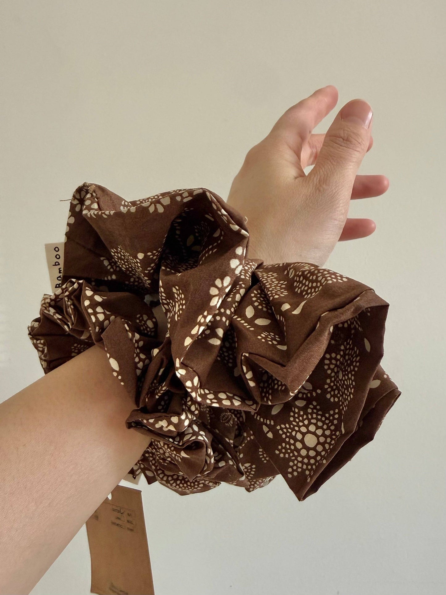 COTSWOLD FLORAL SCRUNCHIE