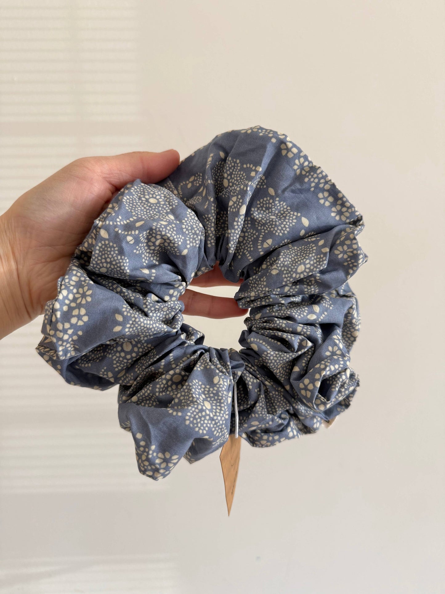 COTSWOLD FLORAL SCRUNCHIE